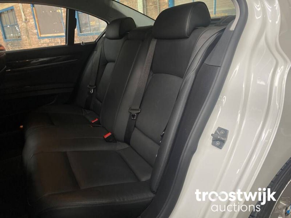 BMW ActiveHybrid 7 F04 4.4 V8 465pk 2010