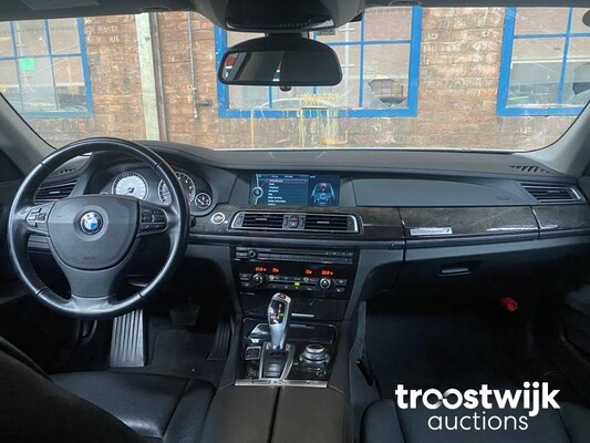 BMW ActiveHybrid 7 F04 4.4 V8 465pk 2010