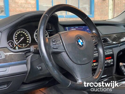 BMW ActiveHybrid 7 F04 4.4 V8 465pk 2010