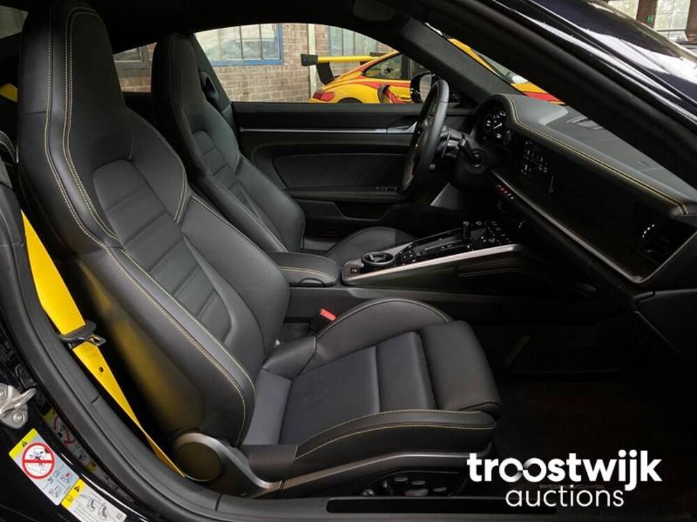 Porsche  911 Turbo S 992 650pk 2022 (Sport Design) (Sport Chrono) -Fabrieksgarantie-