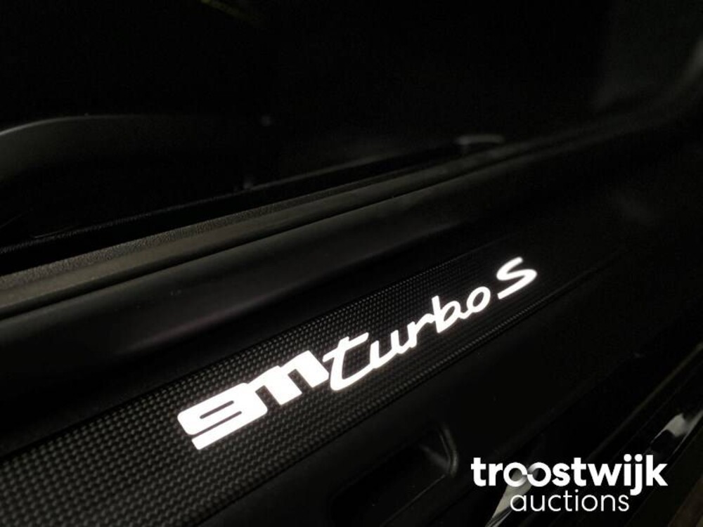 Porsche  911 Turbo S 992 650pk 2022 (Sport Design) (Sport Chrono) -Fabrieksgarantie-