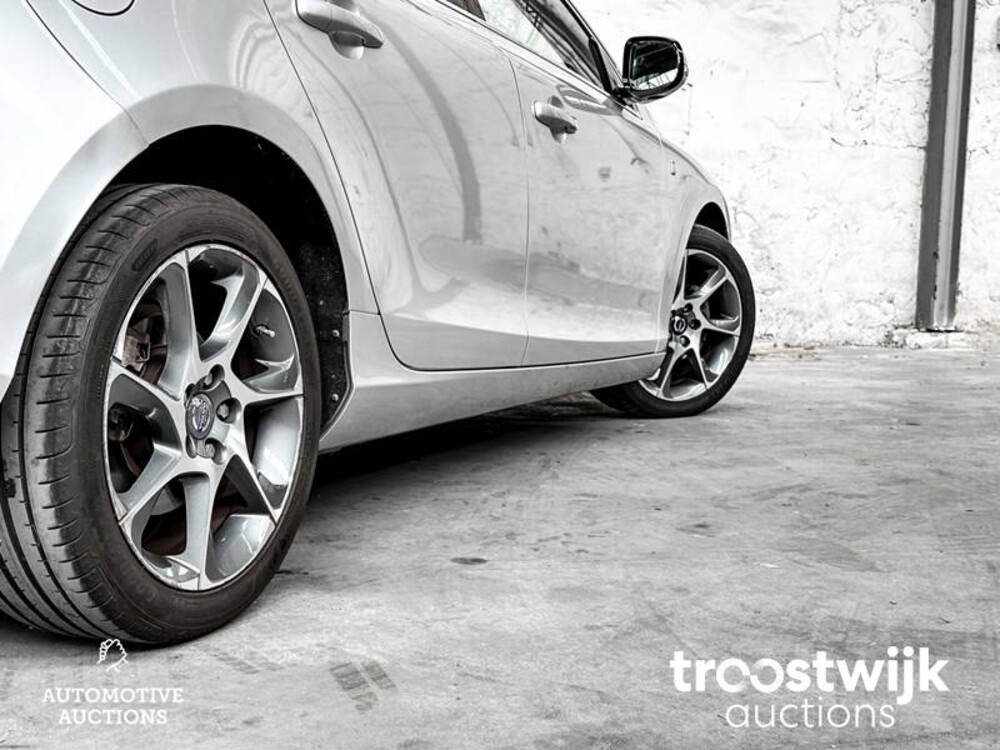 Volvo 1.6 D2 Ocean Race 114pk 2014, NH-073-J