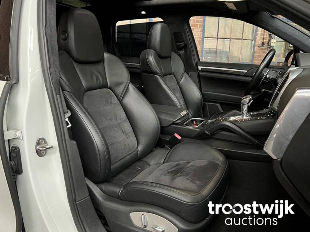 Porsche Cayenne GTS 4.8 V8  420pk 2013