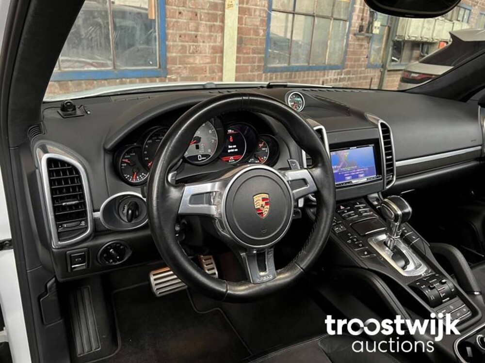 Porsche Cayenne GTS 4.8 V8  420pk 2013