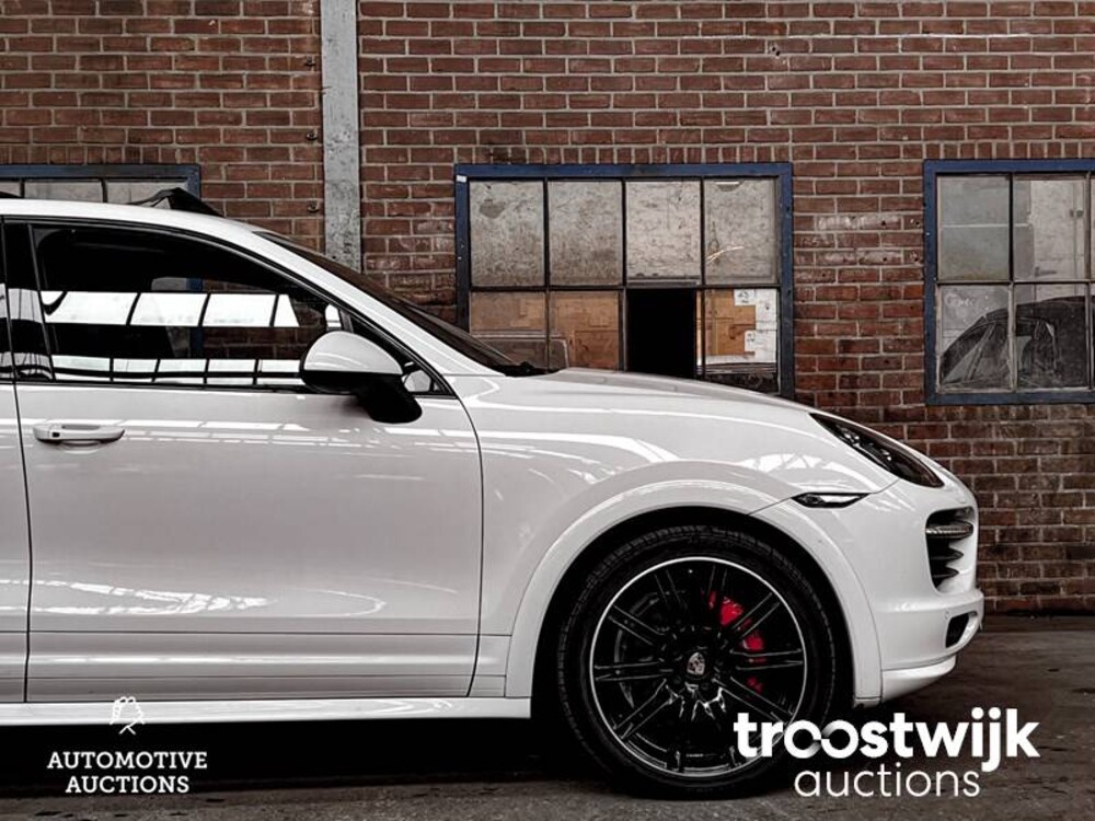 Porsche Cayenne GTS 4.8 V8  420pk 2013