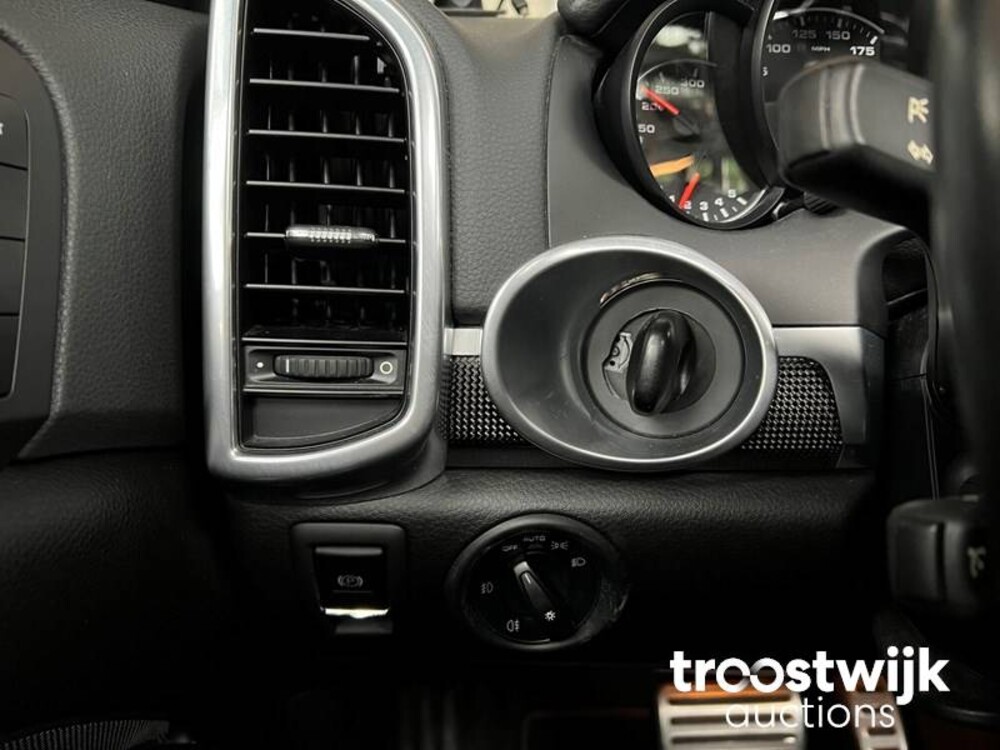 Porsche Cayenne GTS 4.8 V8  420pk 2013