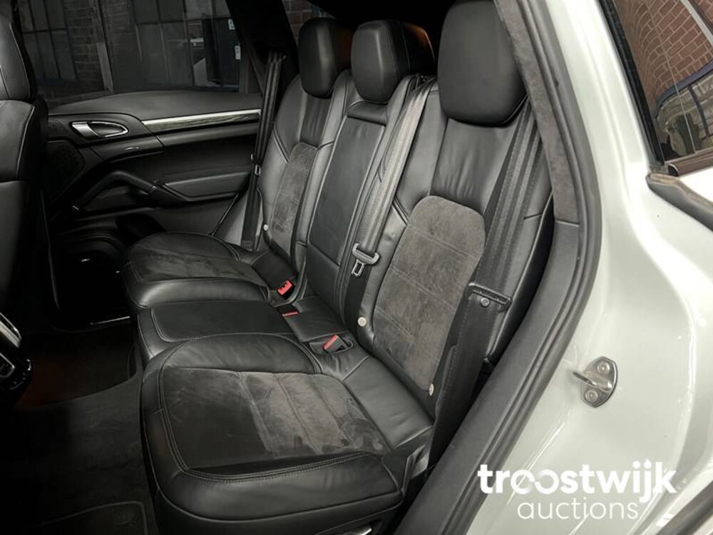 Porsche Cayenne GTS 4.8 V8  420pk 2013