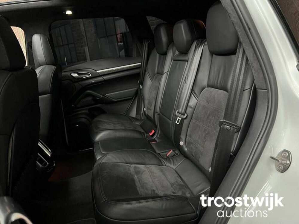 Porsche Cayenne GTS 4.8 V8  420pk 2013