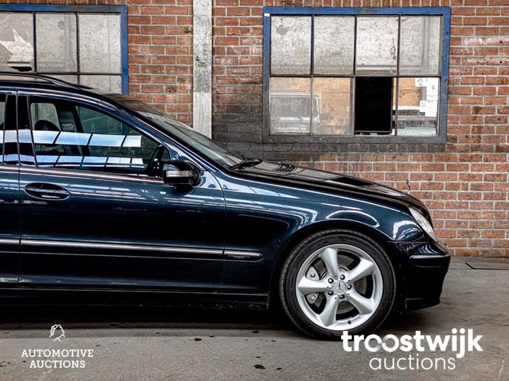 Mercedes-Benz Combi 200 K. Classic 163pk 2004, ZT-830-L