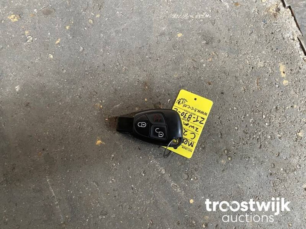 Mercedes-Benz Combi 200 K. Classic 163pk 2004, ZT-830-L