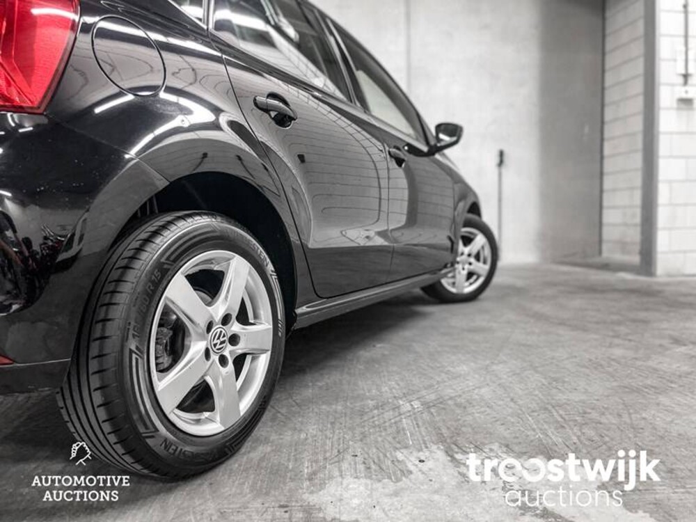 Volkswagen Polo 1.2 TSI Comfortline Facelift 90pk 2015 -Orig. NL-, 2-ZKN-18