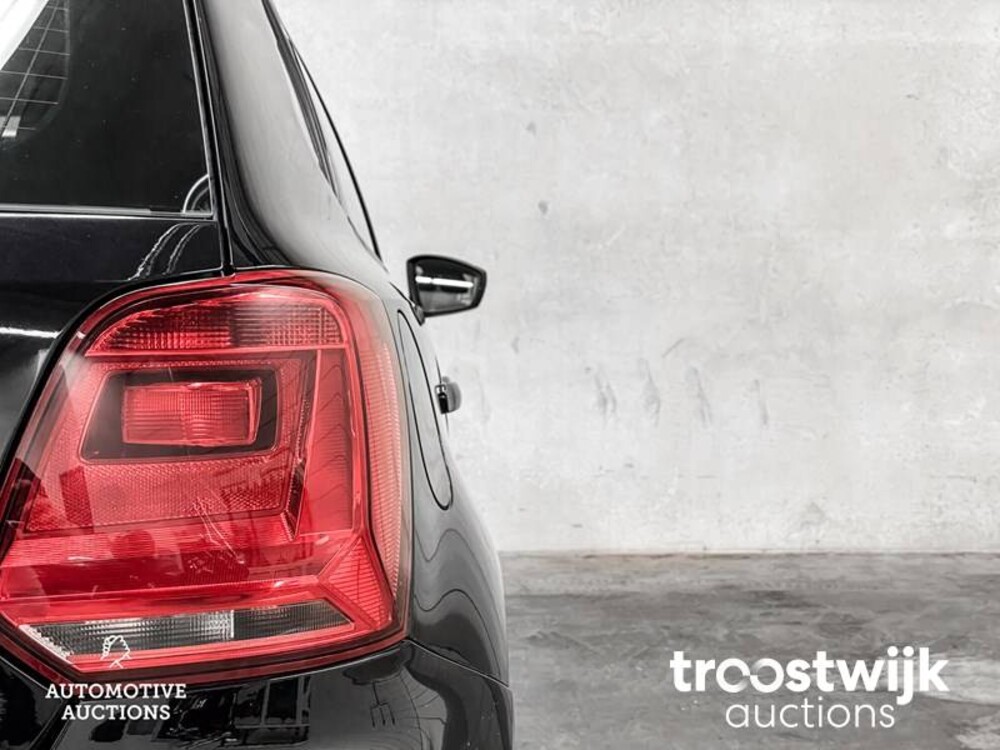 Volkswagen Polo 1.2 TSI Comfortline Facelift 90pk 2015 -Orig. NL-, 2-ZKN-18