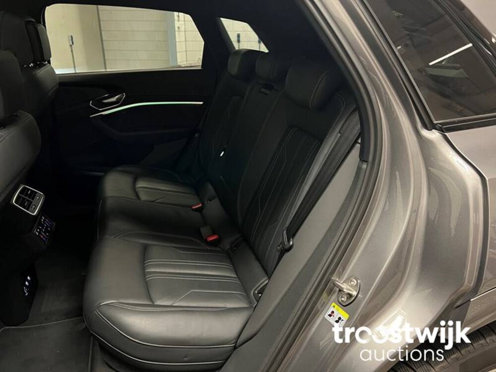 Audi e-tron 55 Quattro Advanced 95 kWh Sport 360pk 2019 -Orig. NL-, G-415-TB