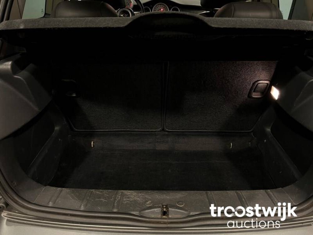 Mini Mini Cooper S 163pk 2004 -Orig. NL-, ZL-712-J