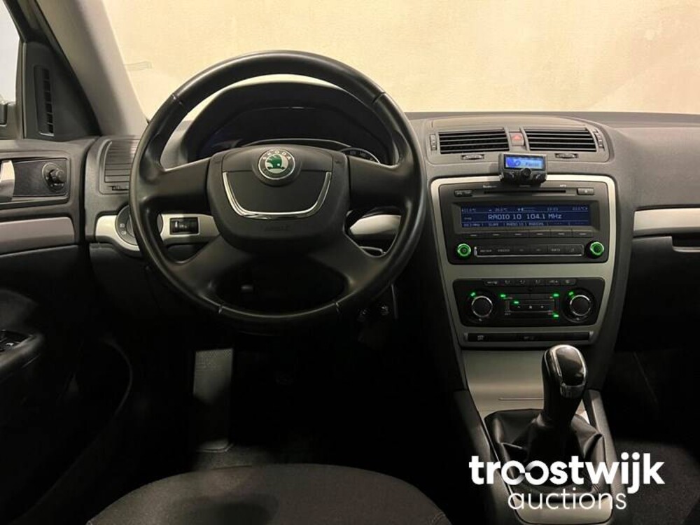 Skoda Octavia Combi 1.8 TSI Elegance 160pk 2012, 64-SXX-5