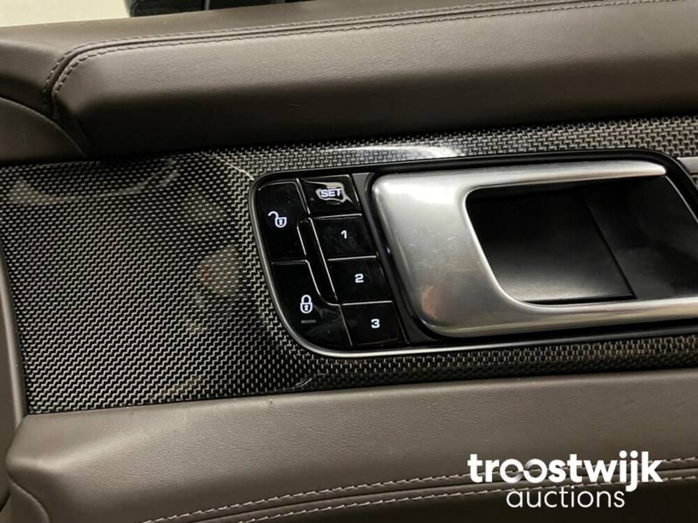 Porsche Panamera Turbo 4.0 V8 Auto