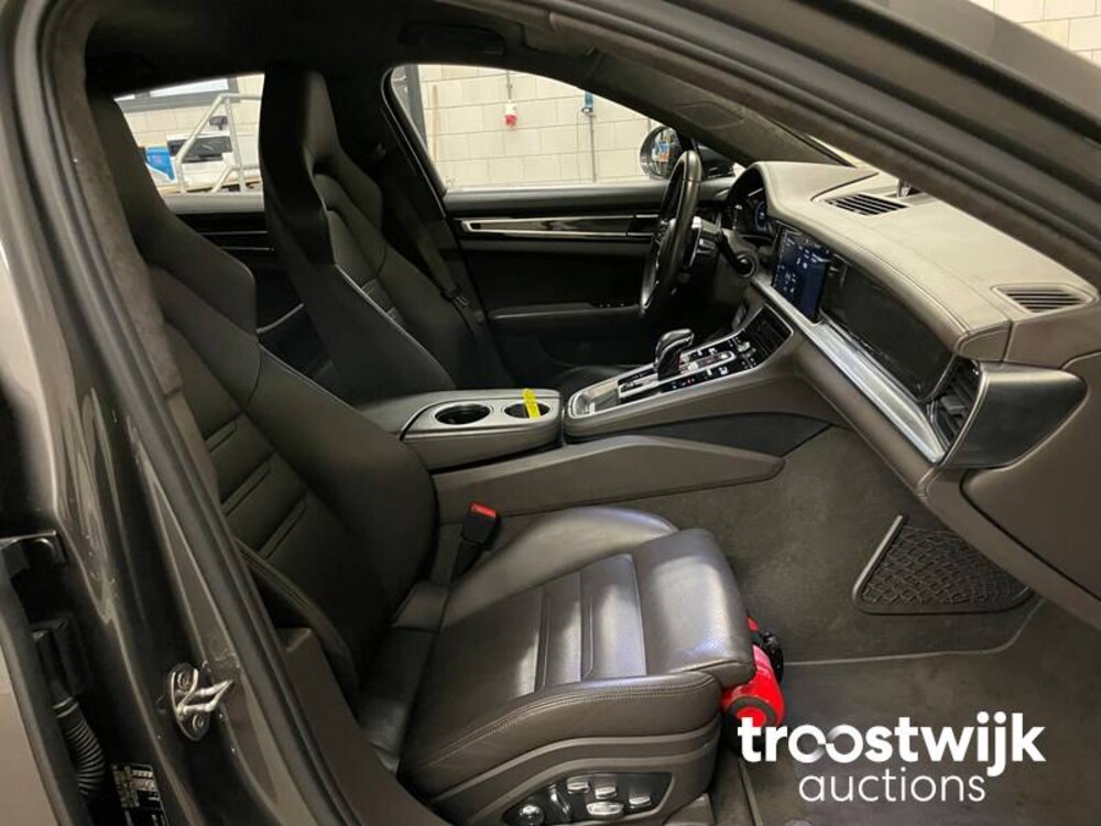 Porsche Panamera Turbo 4.0 V8 Auto