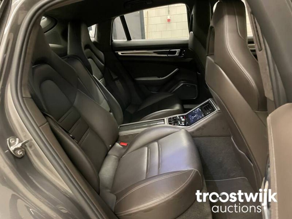 Porsche Panamera Turbo 4.0 V8 Auto