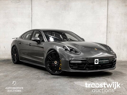 Porsche Panamera Turbo 4.0 V8 Car