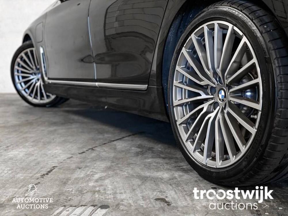 BMW 745e G11 M-sport parts Plug-In Hybride ORG-NL 394pk 2019 -Orig. NL- 7-Serie, ZR-171-V