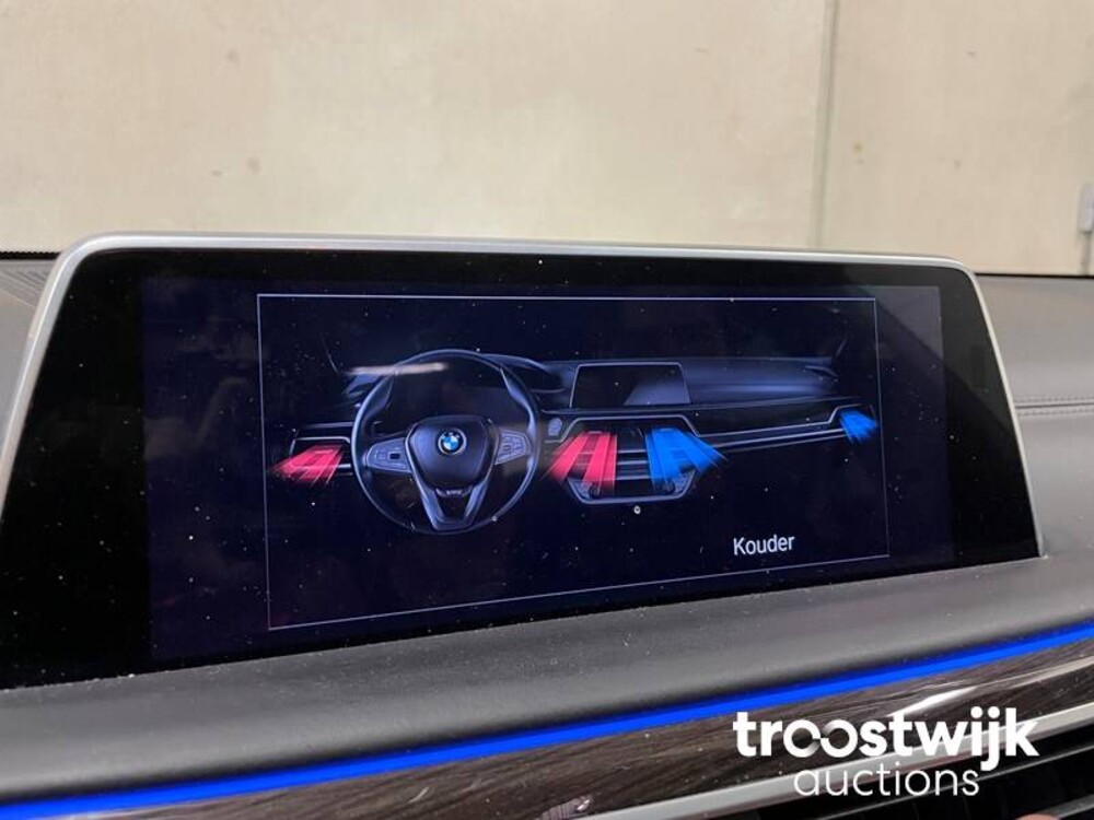 BMW 745e G11 M-sport parts Plug-In Hybride ORG-NL 394pk 2019 -Orig. NL- 7-Serie, ZR-171-V
