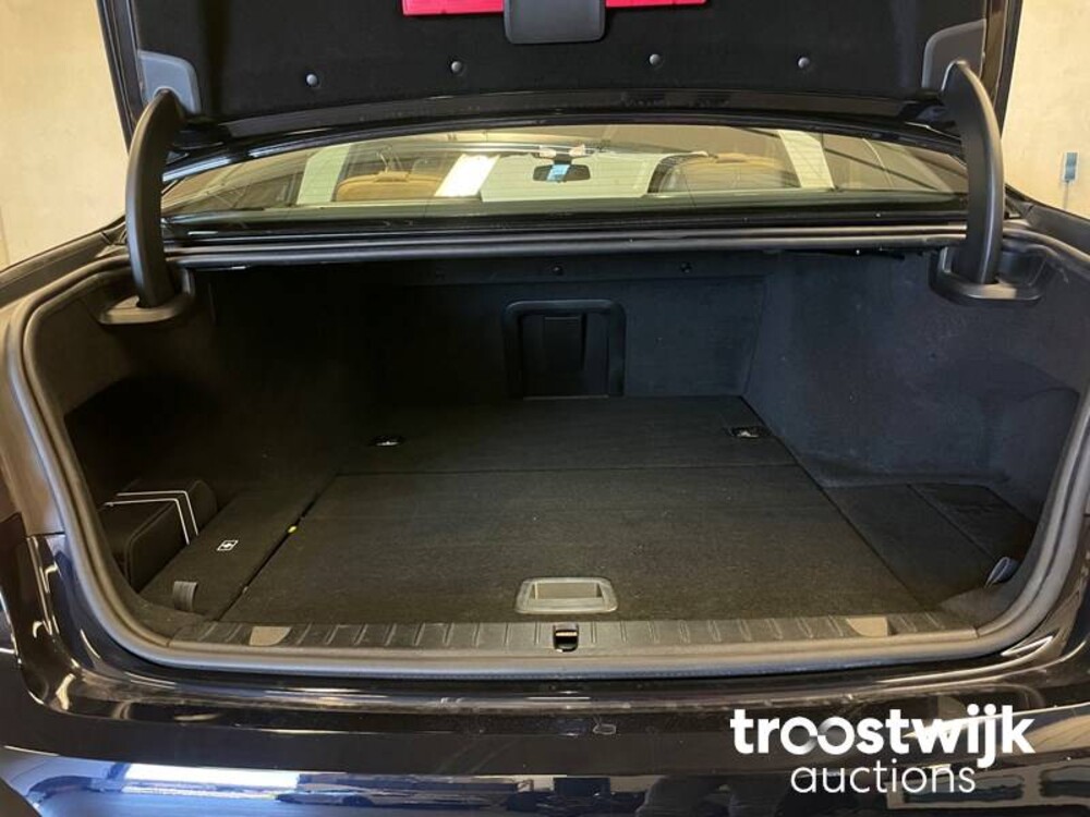BMW 745e G11 M-sport parts Plug-In Hybride ORG-NL 394pk 2019 -Orig. NL- 7-Serie, ZR-171-V