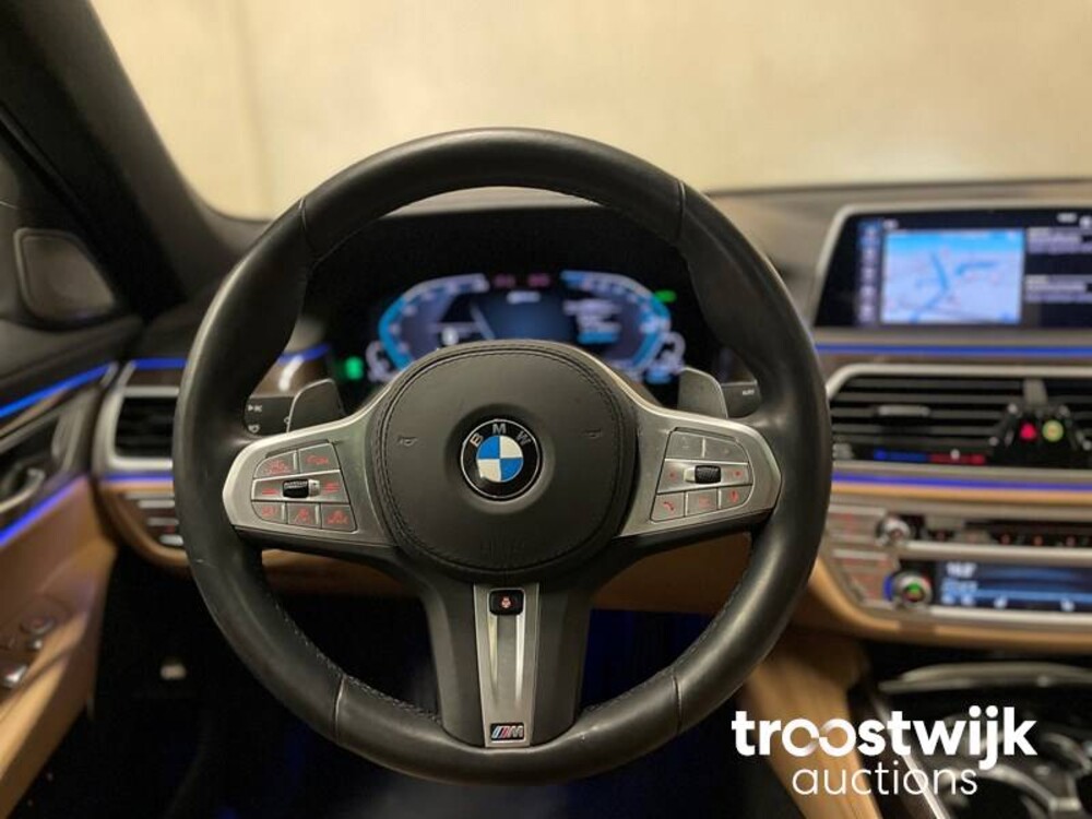 BMW 745e G11 M-sport parts Plug-In Hybride ORG-NL 394pk 2019 -Orig. NL- 7-Serie, ZR-171-V