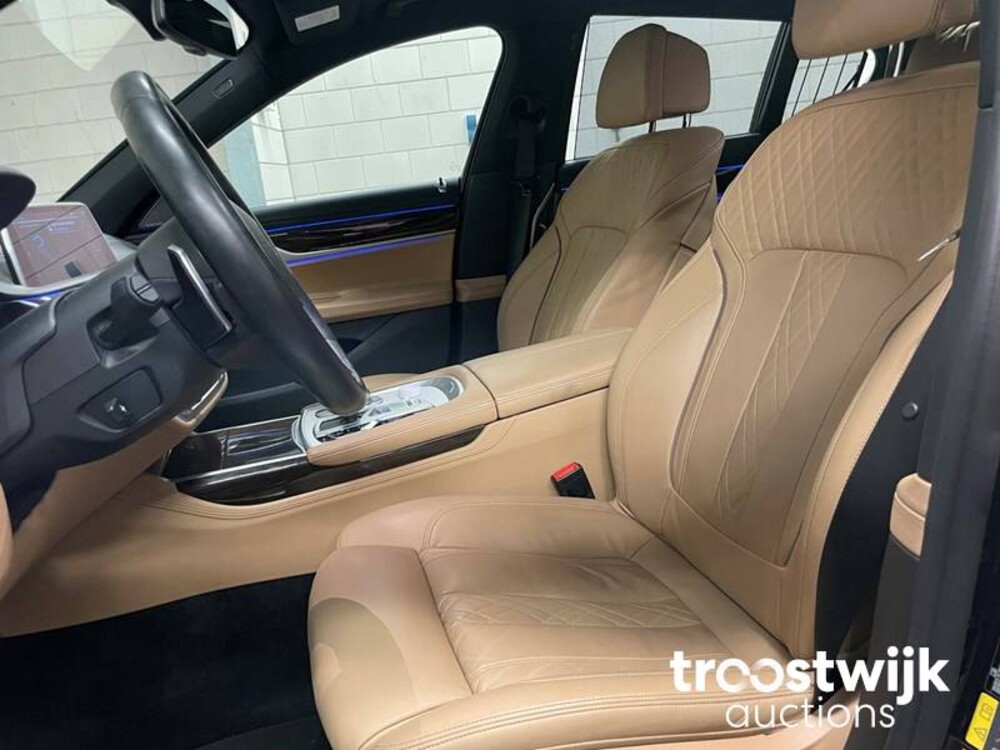 BMW 745e G11 M-sport parts Plug-In Hybride ORG-NL 394pk 2019 -Orig. NL- 7-Serie, ZR-171-V