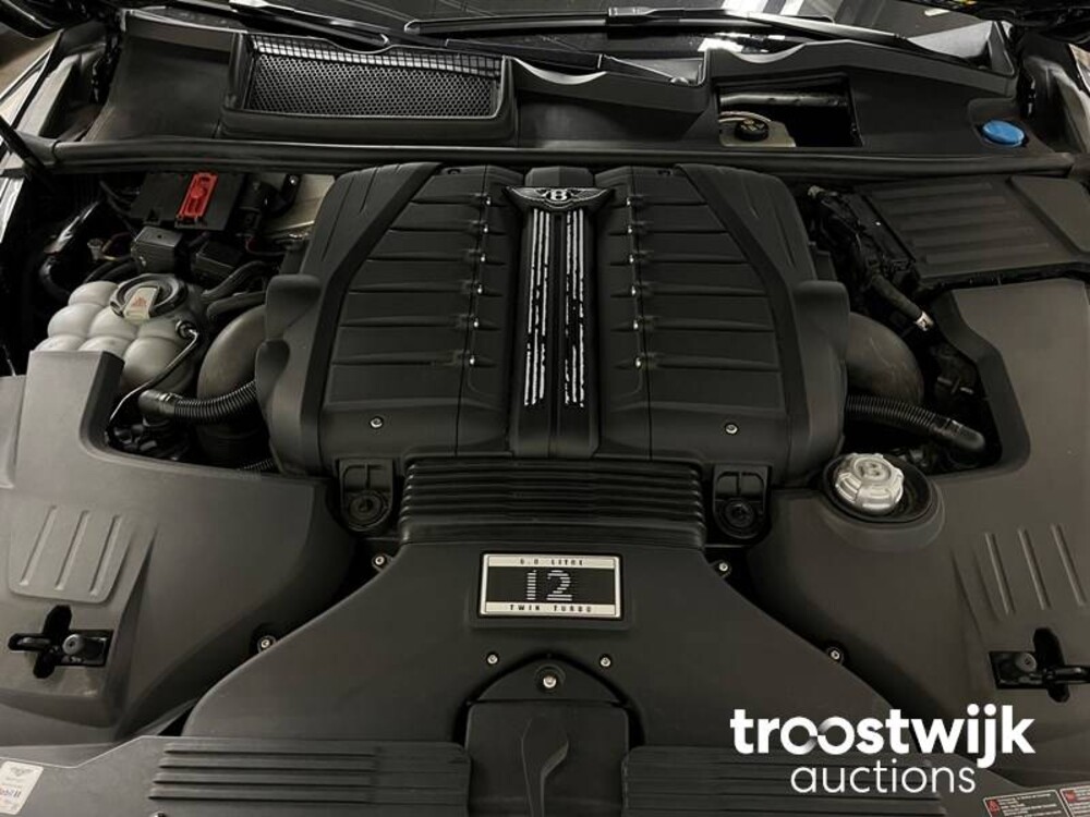 Bentley Bentayga 6.0 W12 608pk 2017, G-677-VR