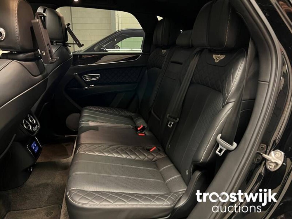 Bentley Bentayga 6.0 W12 608pk 2017, G-677-VR
