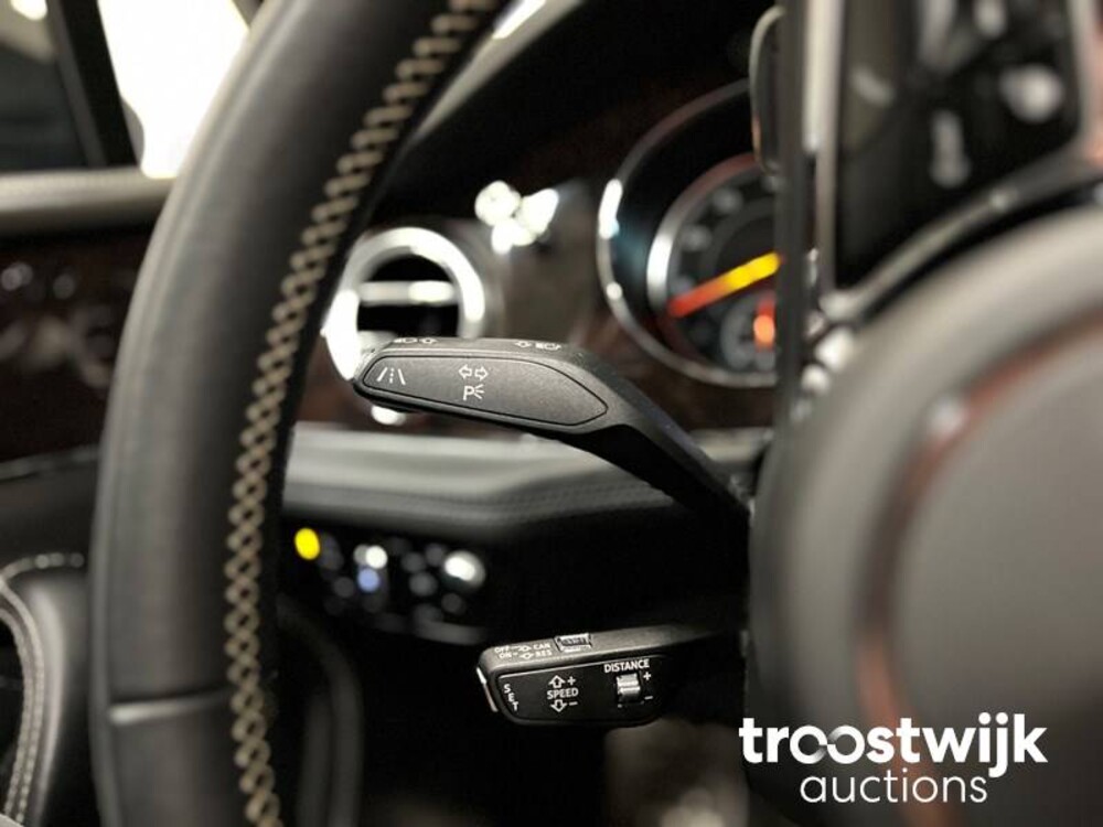 Bentley Bentayga 6.0 W12 608pk 2017, G-677-VR