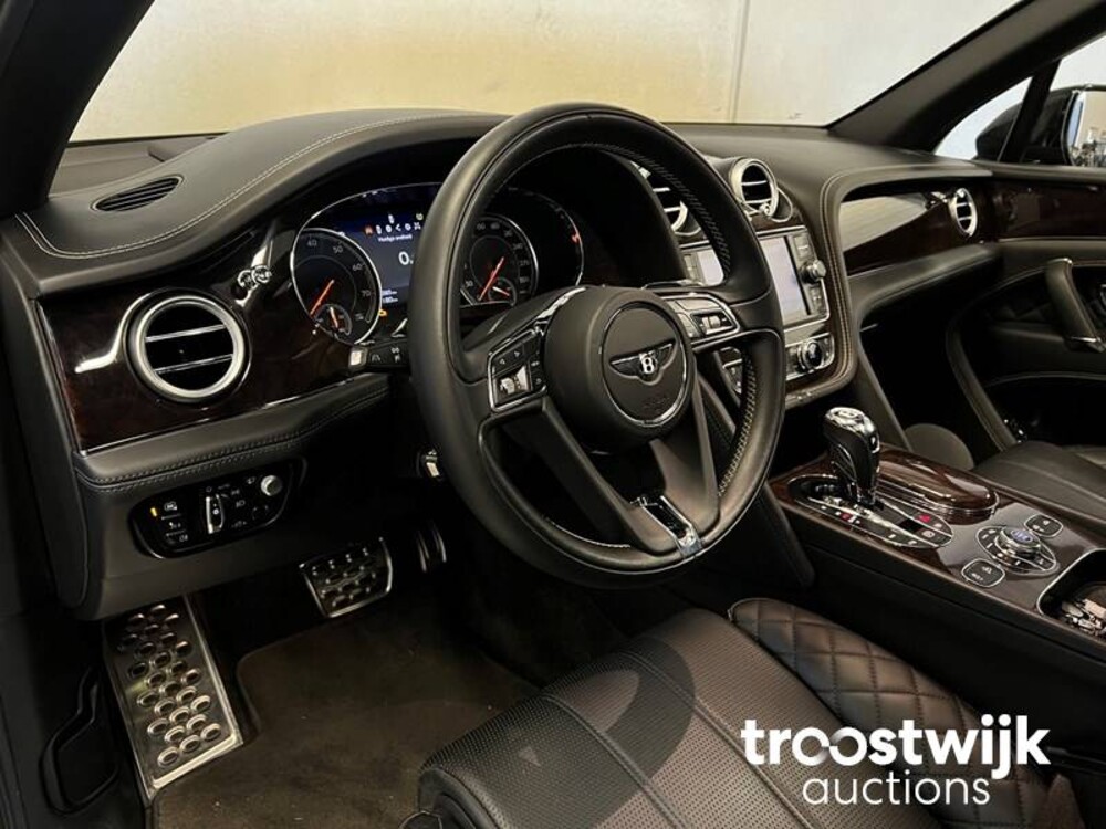 Bentley Bentayga 6.0 W12 608pk 2017, G-677-VR