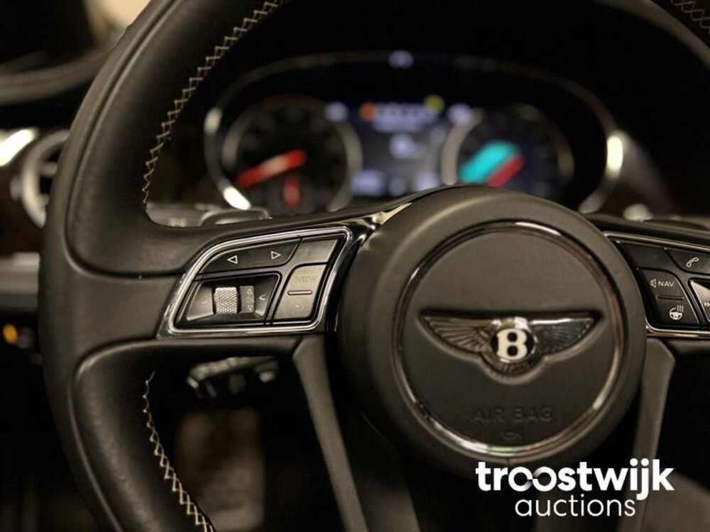 Bentley Bentayga 6.0 W12 608pk 2017, G-677-VR