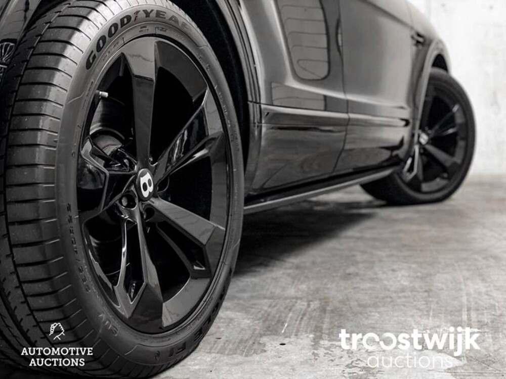 Bentley Bentayga 6.0 W12 608pk 2017, G-677-VR