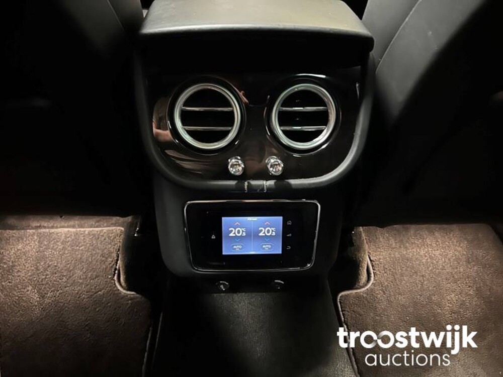 Bentley Bentayga 6.0 W12 608pk 2017, G-677-VR