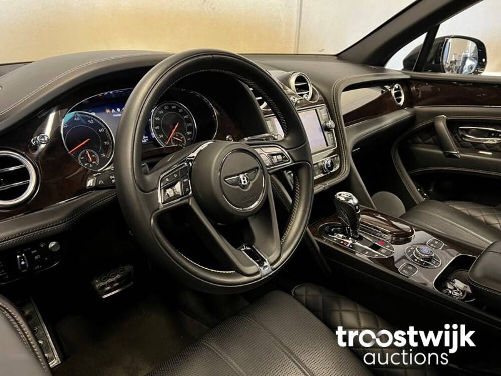 Bentley Bentayga 6.0 W12 608pk 2017, G-677-VR