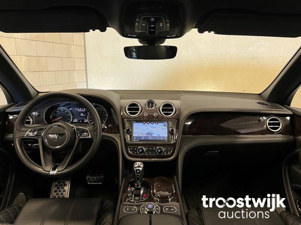 Bentley Bentayga 6.0 W12 608pk 2017, G-677-VR