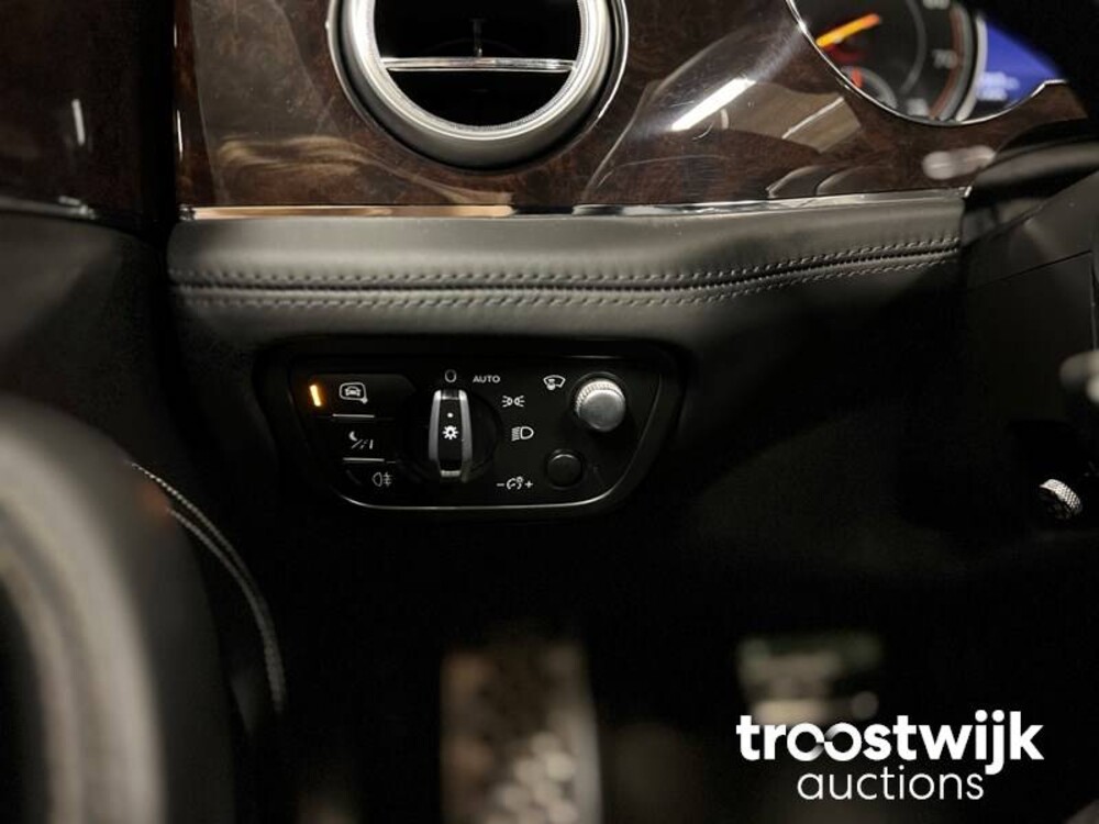 Bentley Bentayga 6.0 W12 608pk 2017, G-677-VR