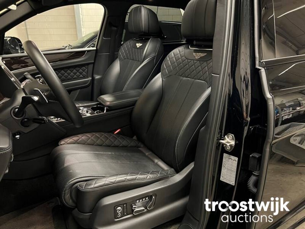 Bentley Bentayga 6.0 W12 608pk 2017, G-677-VR