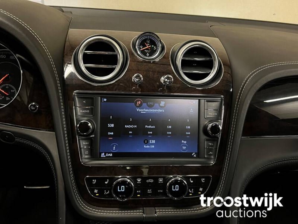 Bentley Bentayga 6.0 W12 608pk 2017, G-677-VR