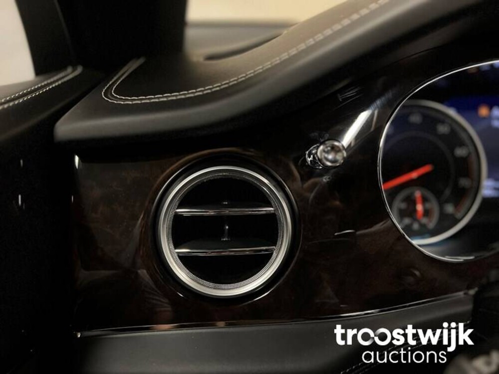 Bentley Bentayga 6.0 W12 608pk 2017, G-677-VR