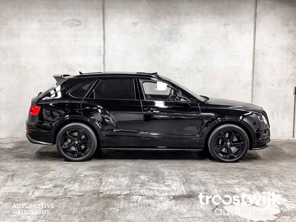 Bentley Bentayga 6.0 W12 608pk 2017, G-677-VR