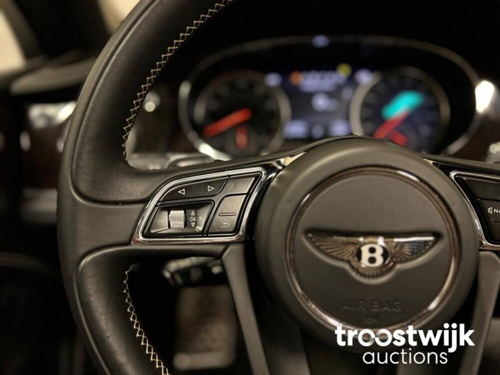 Bentley Bentayga 6.0 W12 608pk 2017, G-677-VR