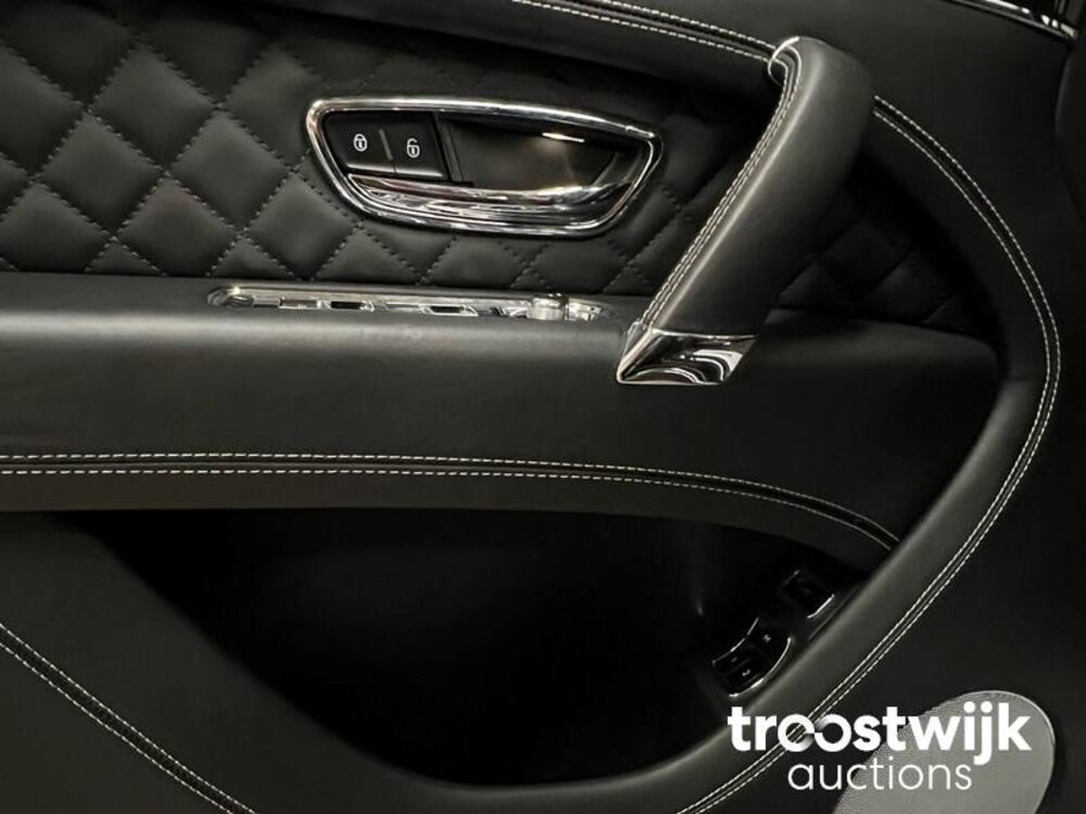 Bentley Bentayga 6.0 W12 608pk 2017, G-677-VR