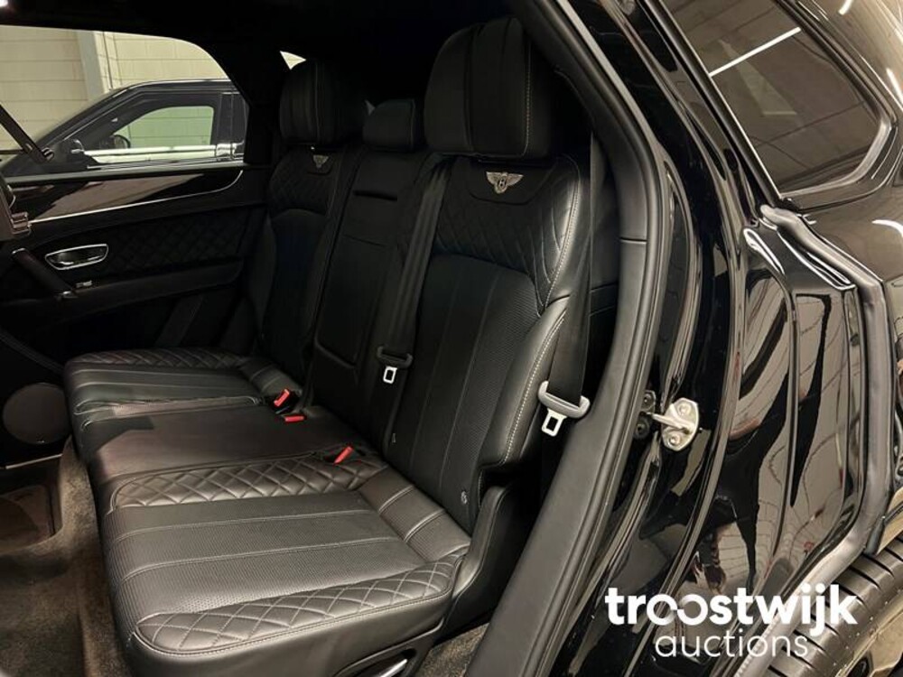 Bentley Bentayga 6.0 W12 608pk 2017, G-677-VR