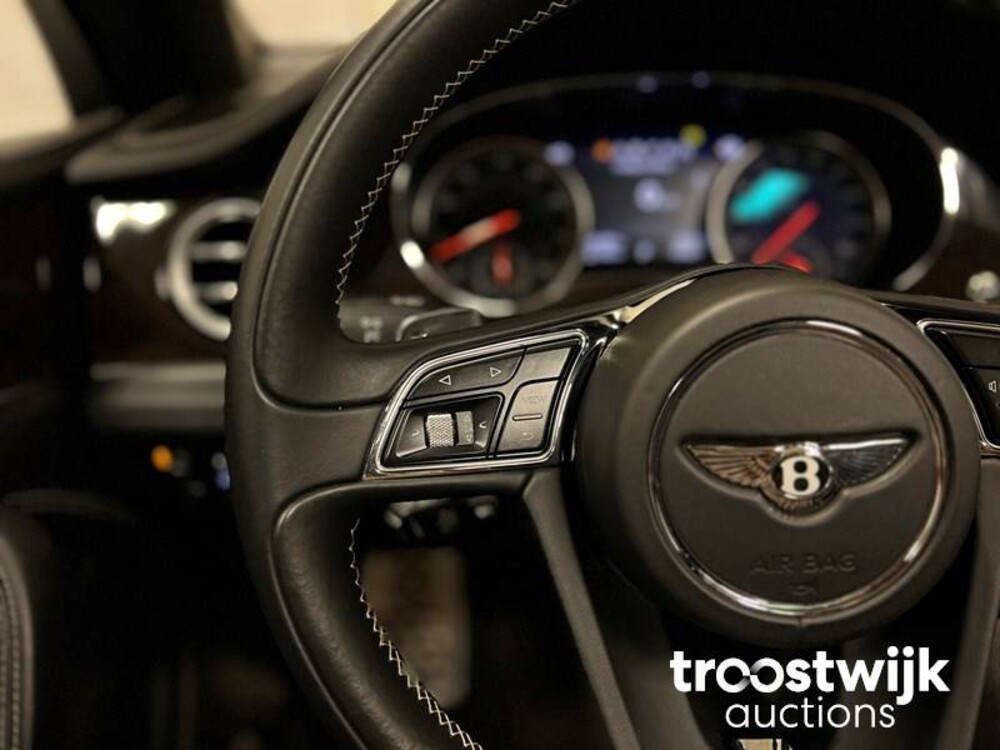Bentley Bentayga 6.0 W12 608pk 2017, G-677-VR