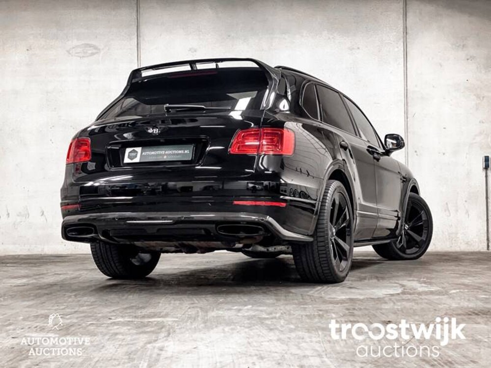 Bentley Bentayga 6.0 W12 608pk 2017, G-677-VR