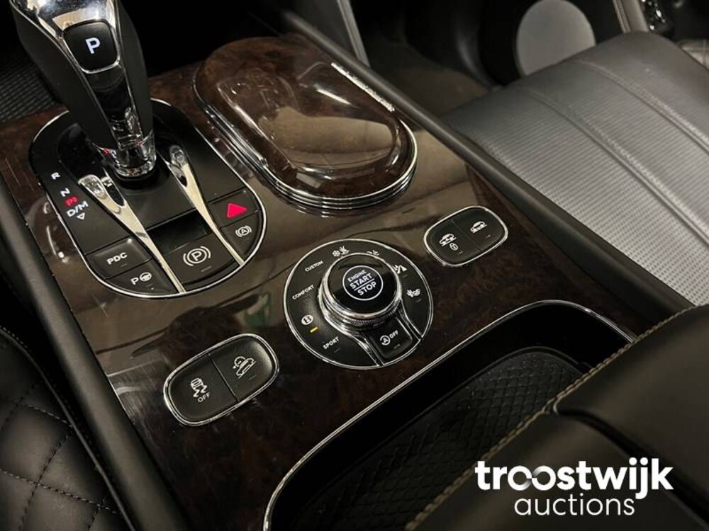 Bentley Bentayga 6.0 W12 608pk 2017, G-677-VR