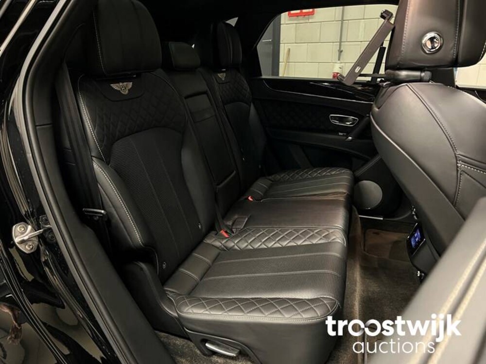 Bentley Bentayga 6.0 W12 608pk 2017, G-677-VR
