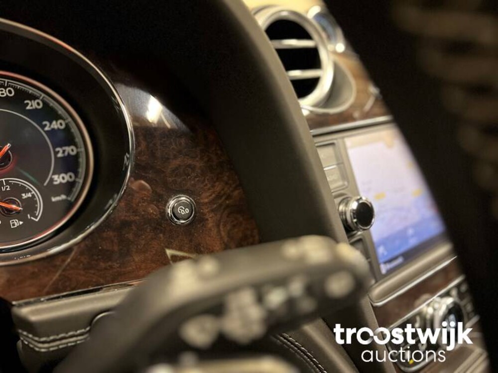 Bentley Bentayga 6.0 W12 608pk 2017, G-677-VR